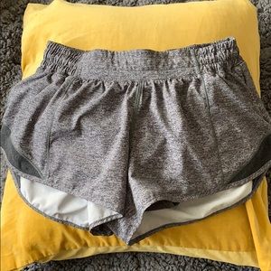 Lululemon hotty hot shorts 2.5” size 6